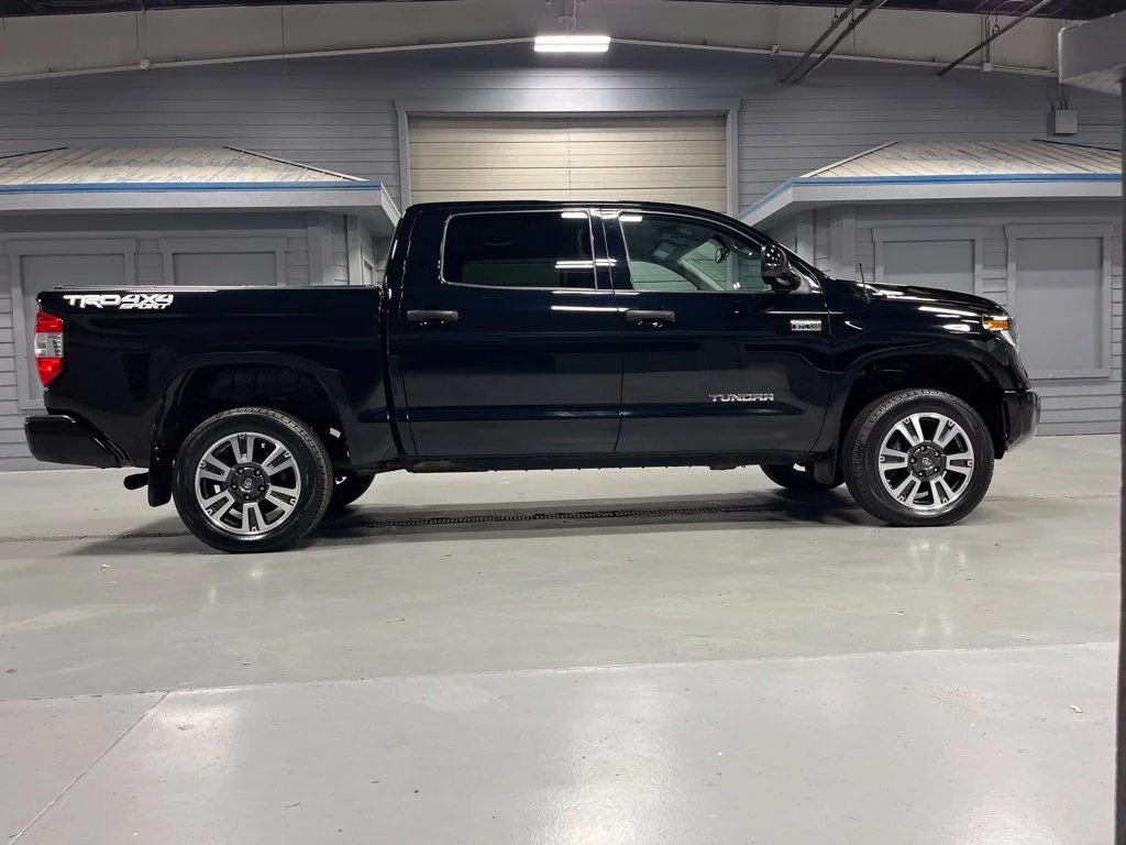 Used 2019 Midnight Black Metallic Toyota SR5 image 8