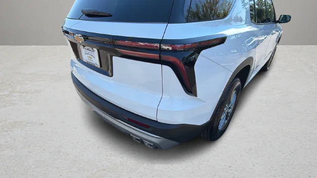 Used 2026 Summit White Chevrolet LT image 11