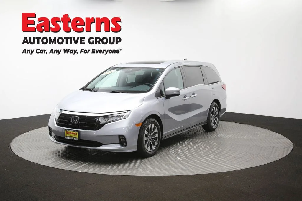 Used 2023 Silver Honda EX-L image 53