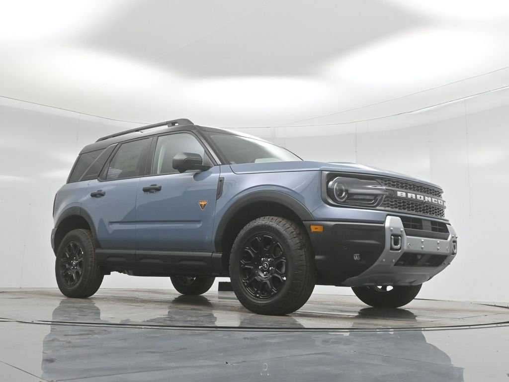 New 2025 Azure Gray Metallic Tri-Coat Ford Badlands image 3