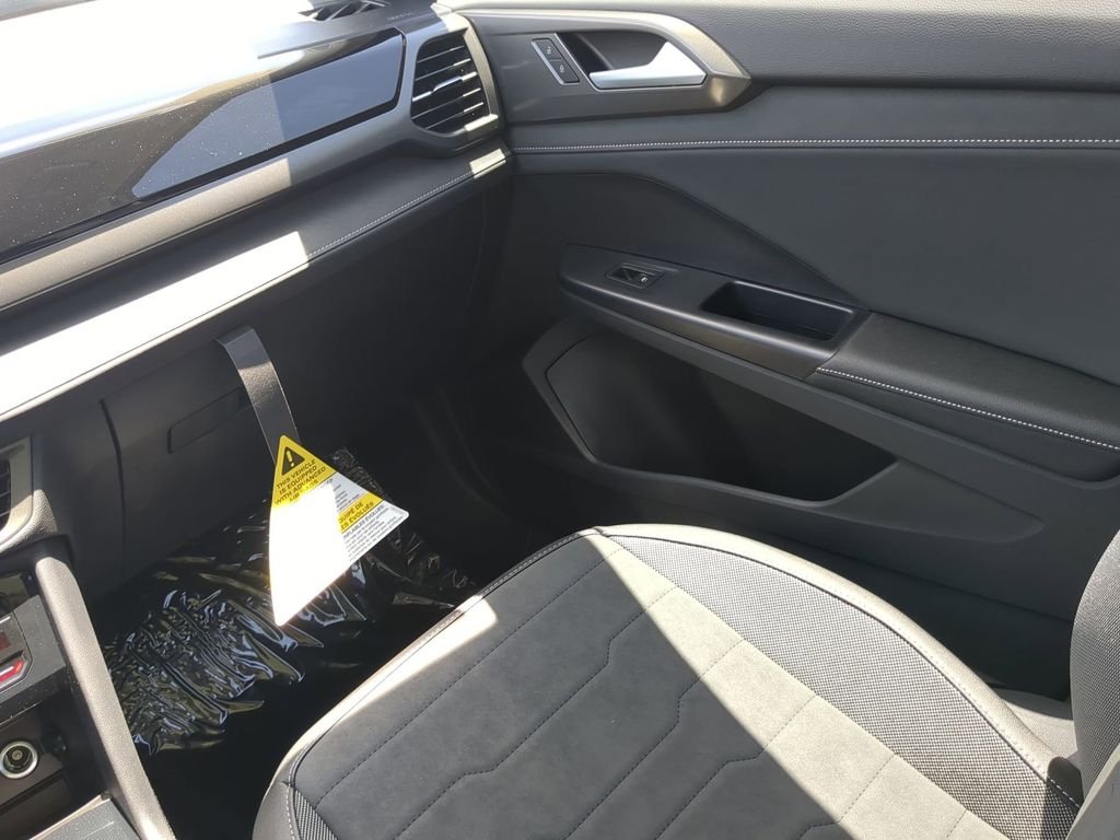 New 2026 Gray Volkswagen 1.5T SE Black image 15