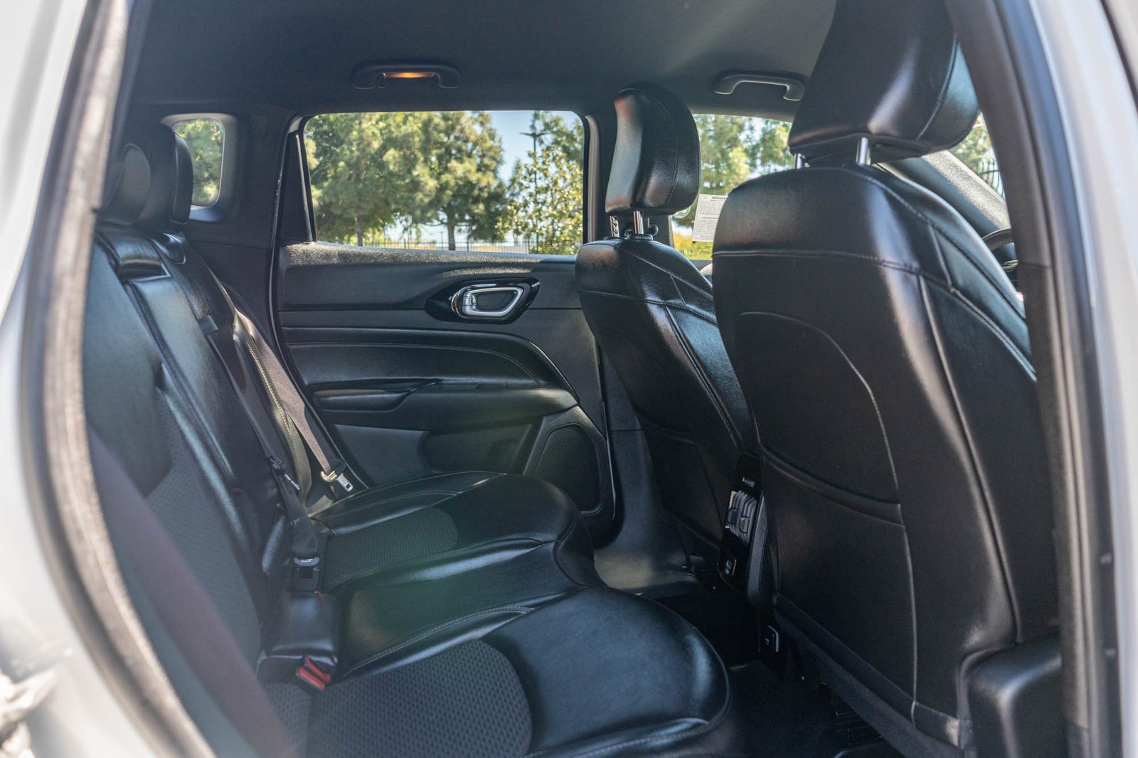 Used 2023 Bright White Clearcoat Jeep Latitude image 20