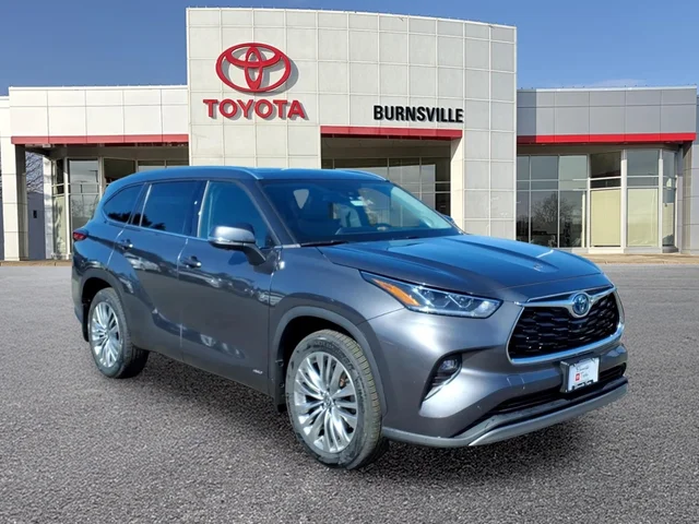 2023 Toyota Highlander Hybrid Platinum