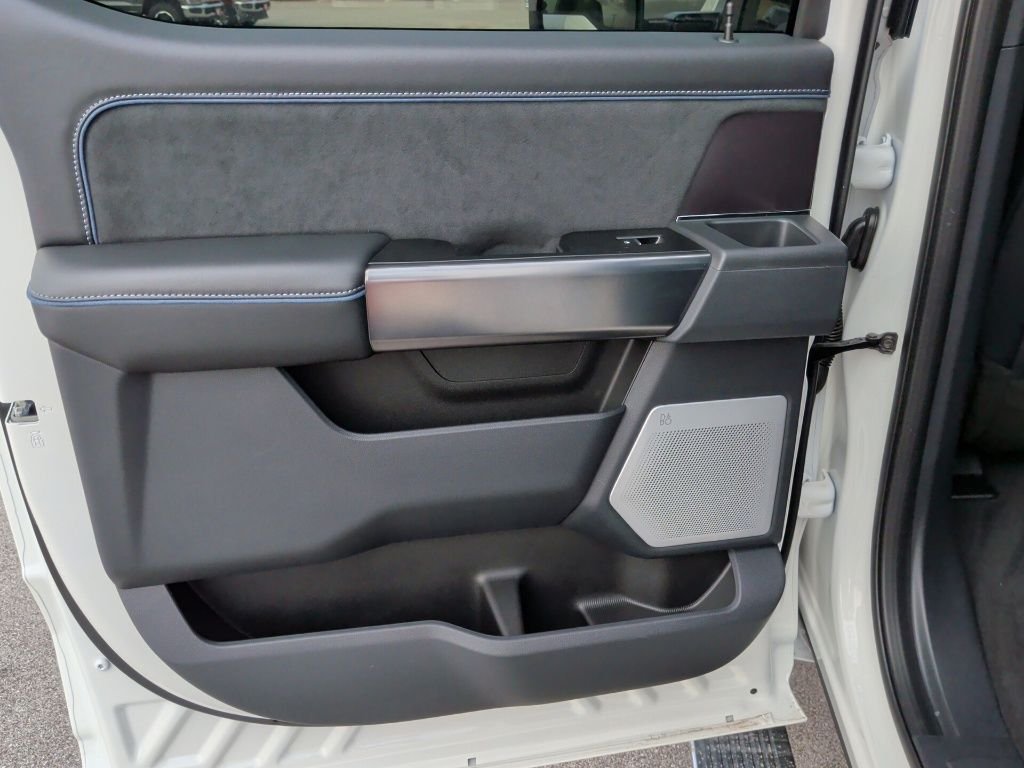 New 2026 Star White Metallic Tri-Coat Ford F-250® Platinum® image 37