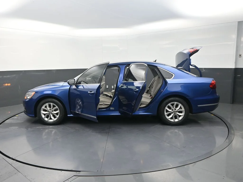 Used 2017 Blue Volkswagen 1.8T S image 34