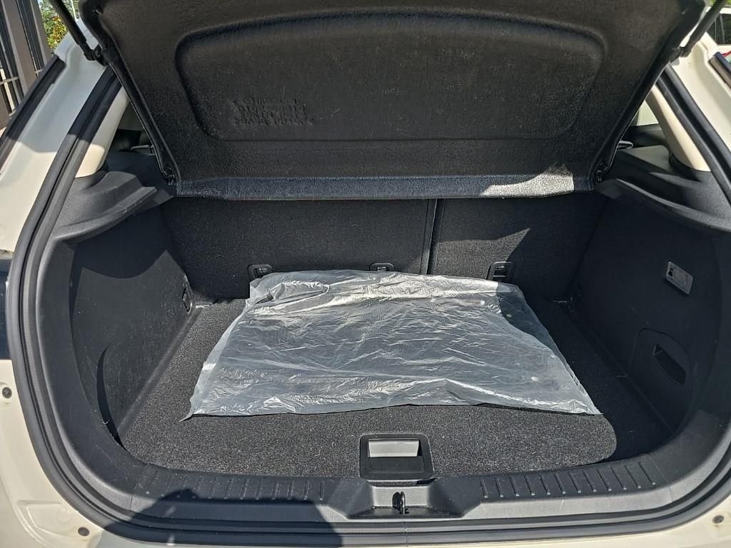 Used 2018  Mazda Grand Touring image 29