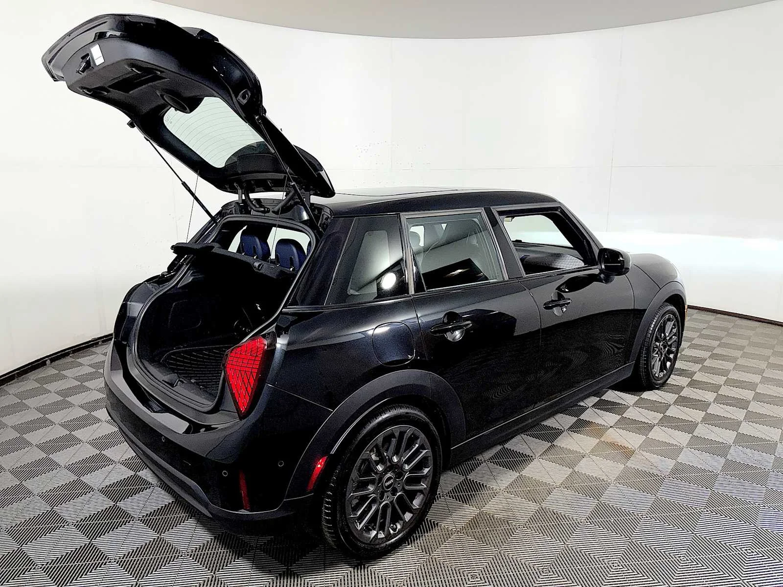 2026 MINI Hardtop 4 Door - Photo 22