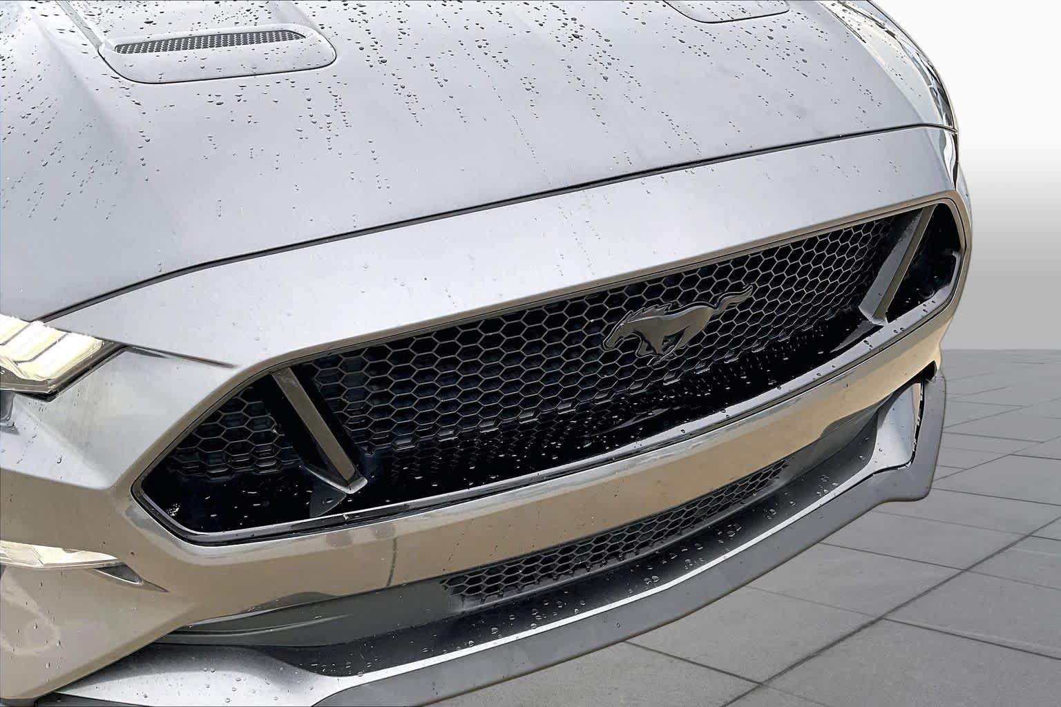 Used 2019 Magnetic Metallic Ford GT image 26
