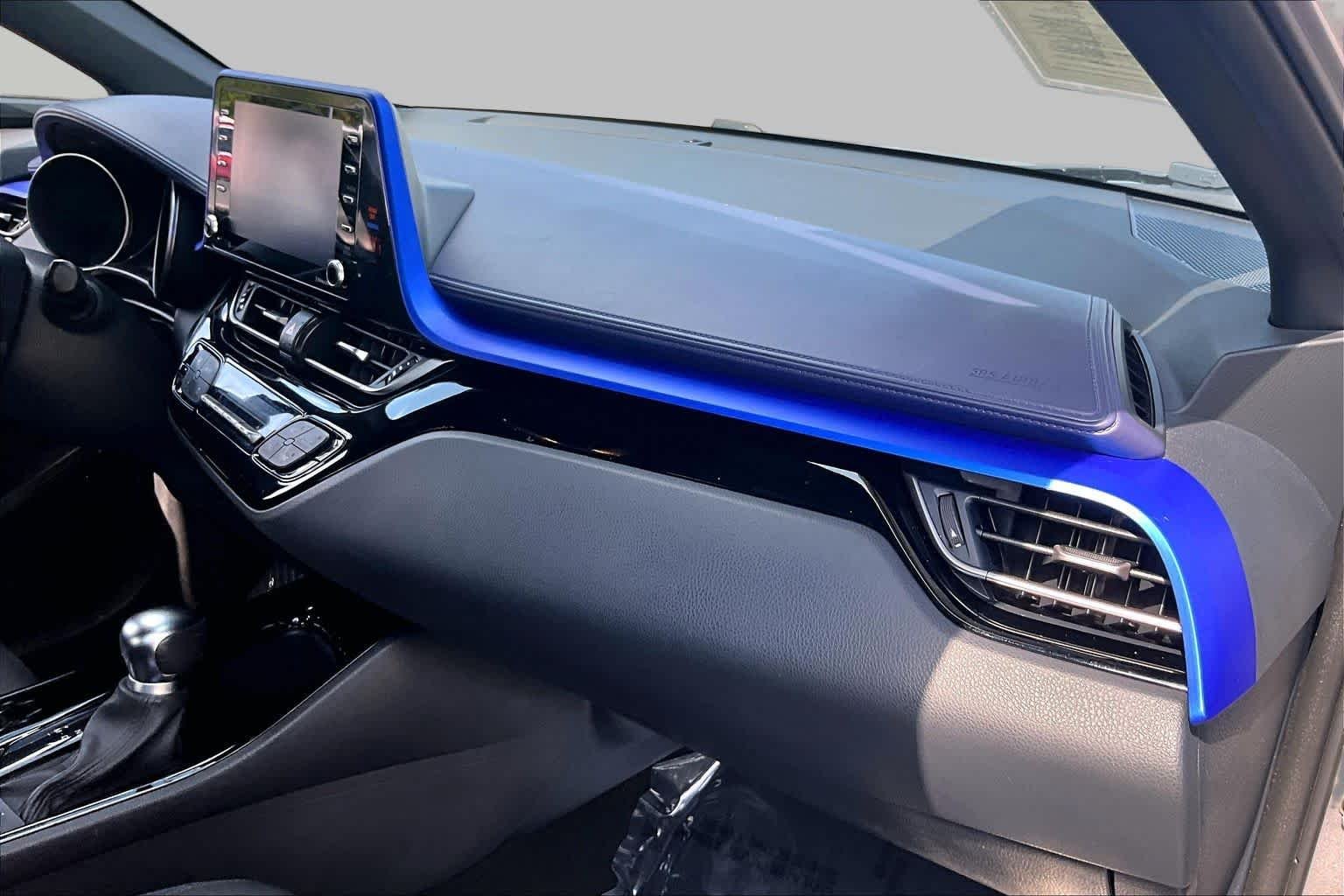 Used 2020 Silver Knockout Metallic Toyota XLE image 18