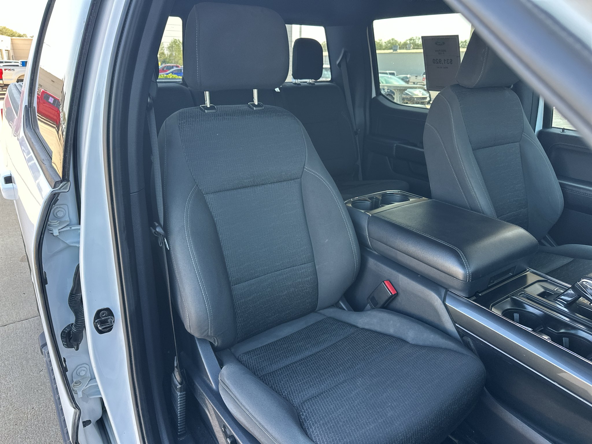 Used 2023 Oxford White Ford XLT image 33