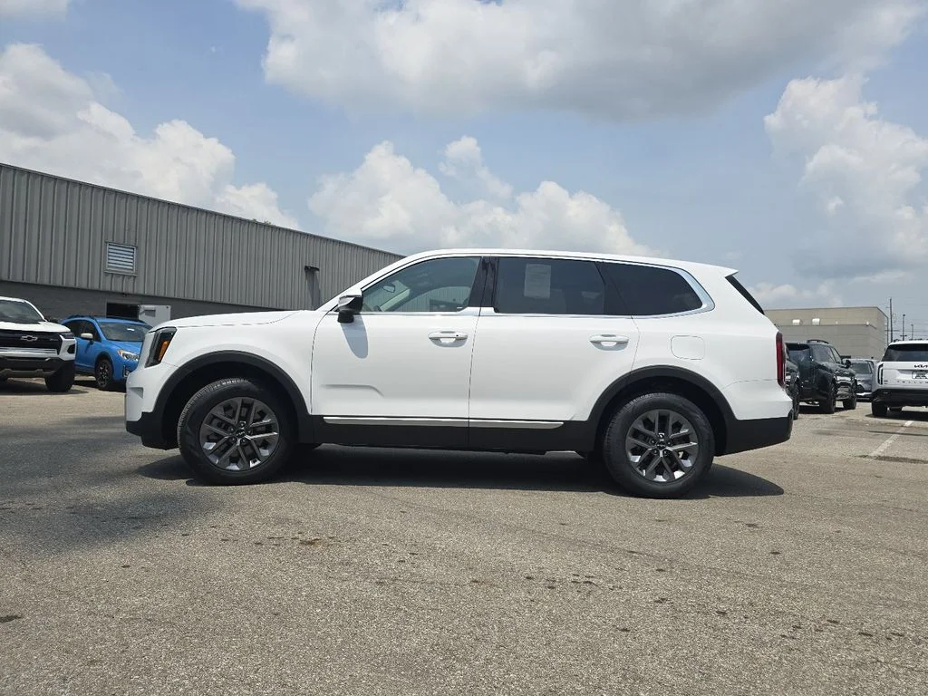 Used 2024 White Kia LX image 13