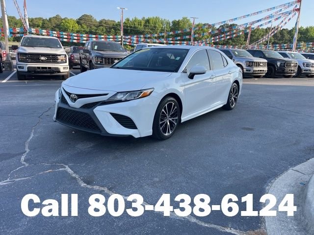 Used 2020 White Toyota SE image 34