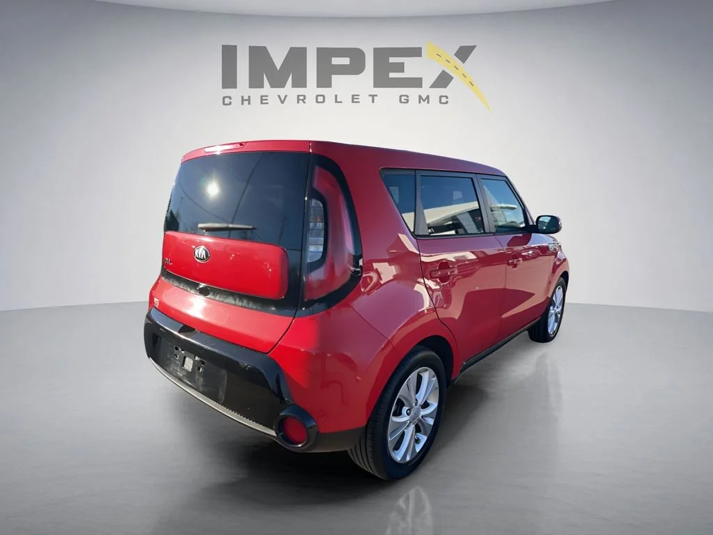 Used 2016  Kia + image 5