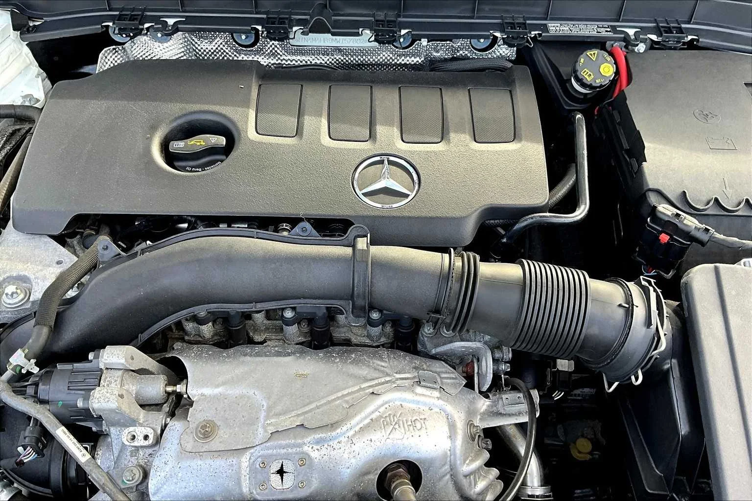 Used 2021 Polar White Mercedes-Benz GLB 250 image 32
