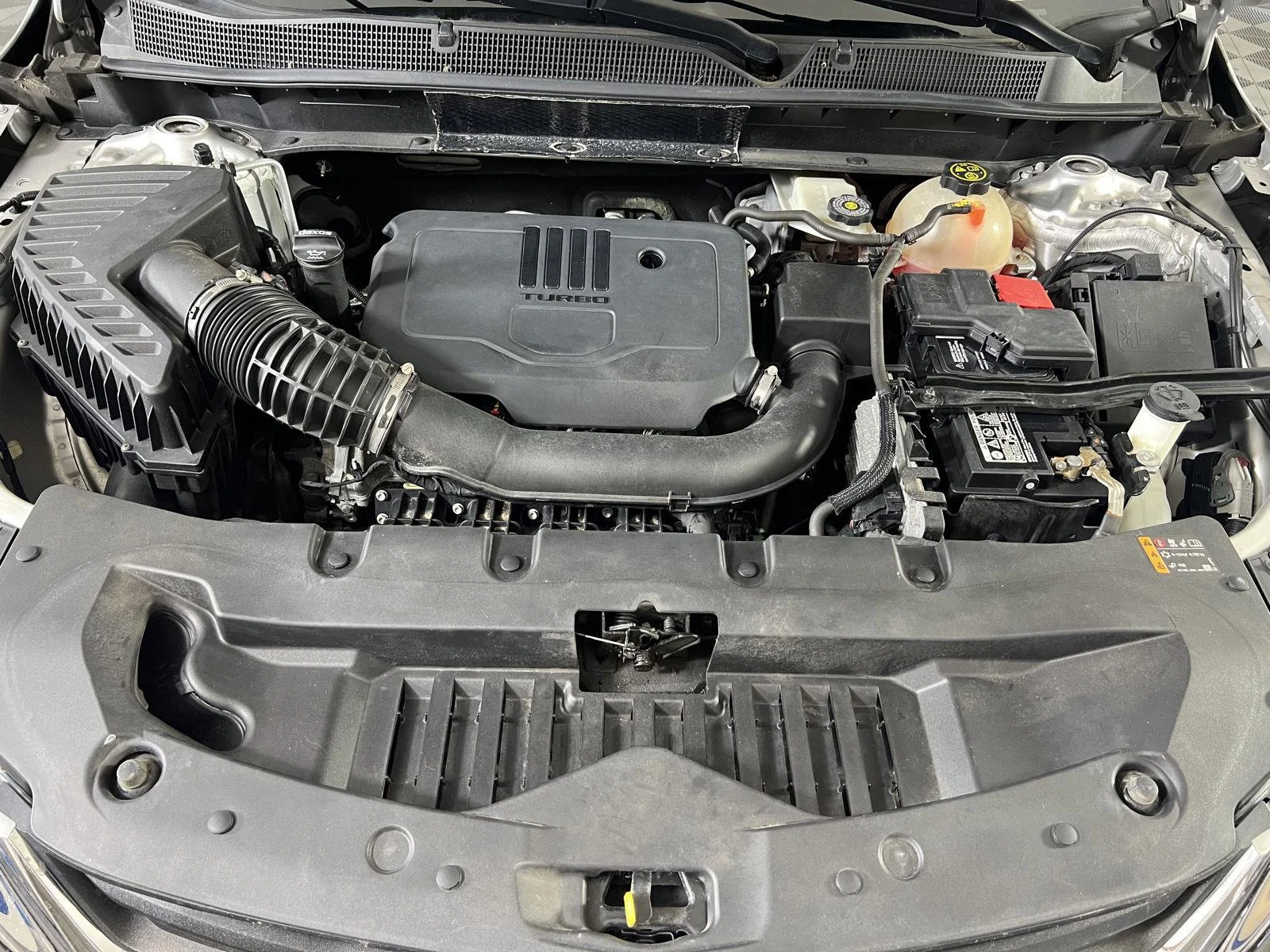 Used 2020 SILVER ICE METALLIC Chevrolet LT image 30