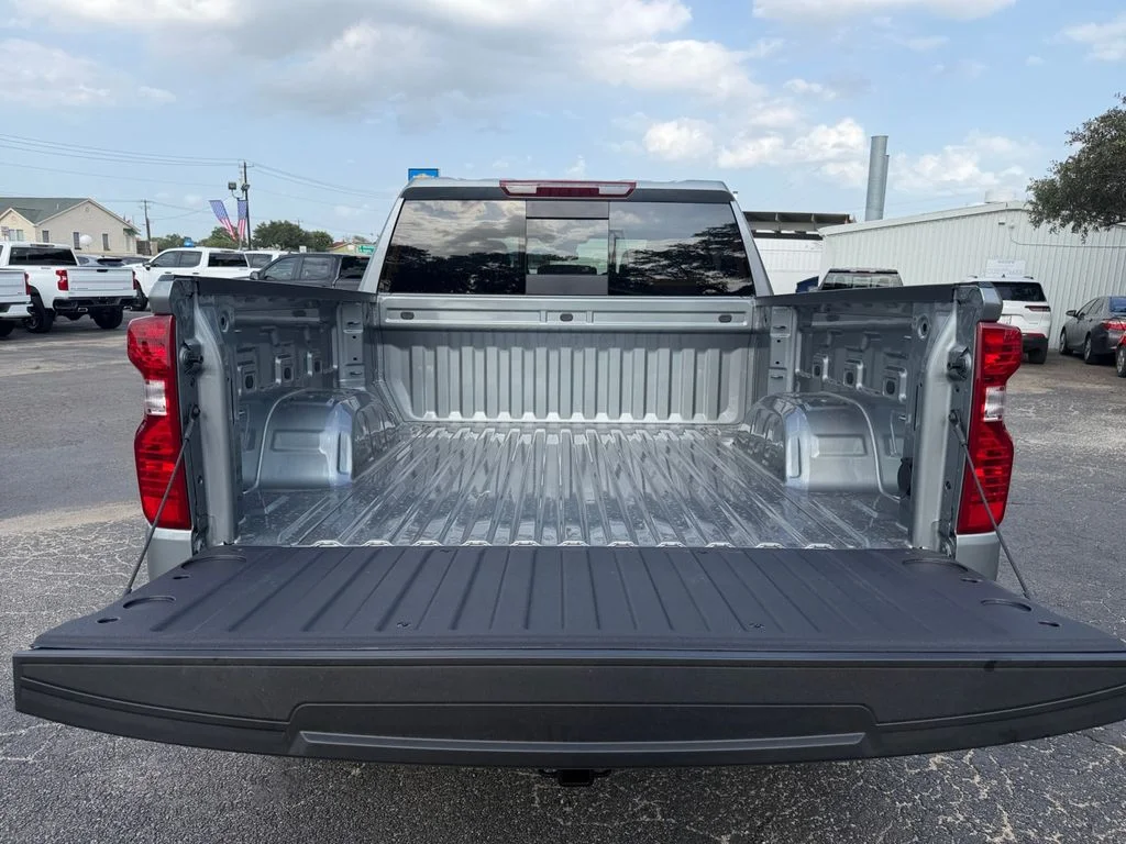 New 2026 Sterling Gray Metallic Chevrolet LT image 19