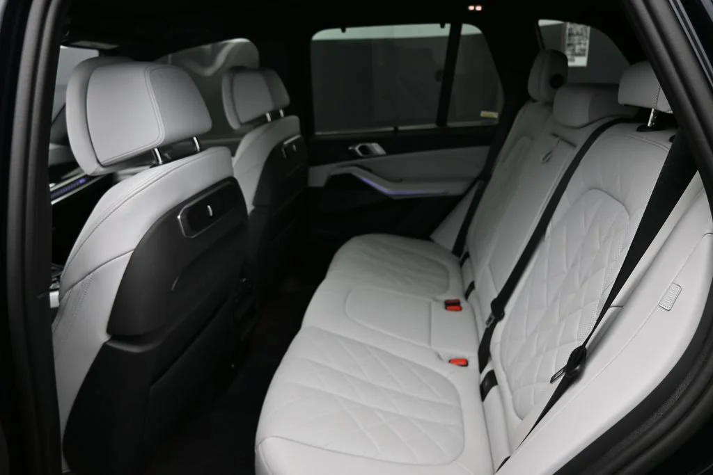 Used 2024 Black BMW xDrive40i image 15