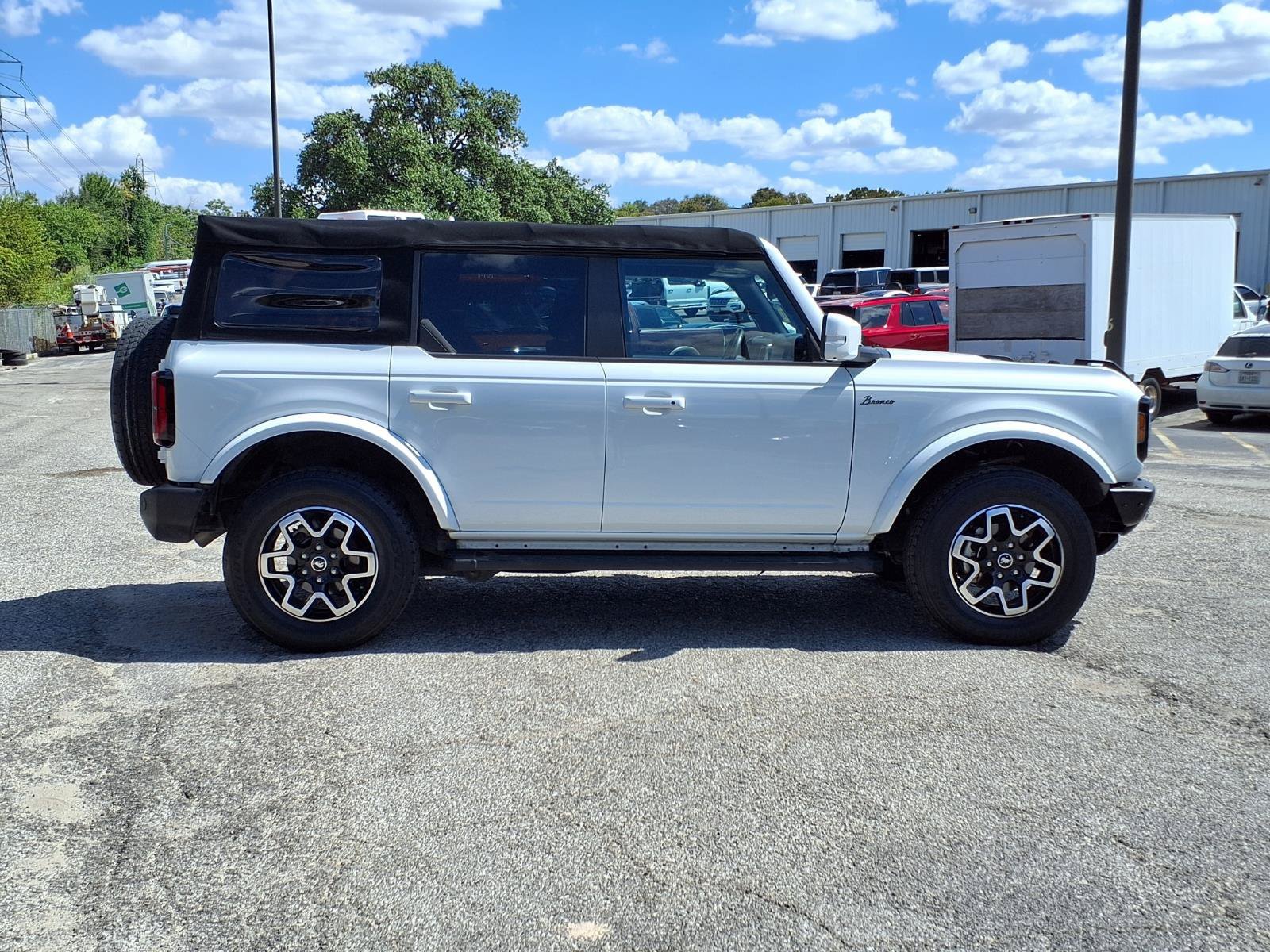 Used 2022 White Ford  image 4