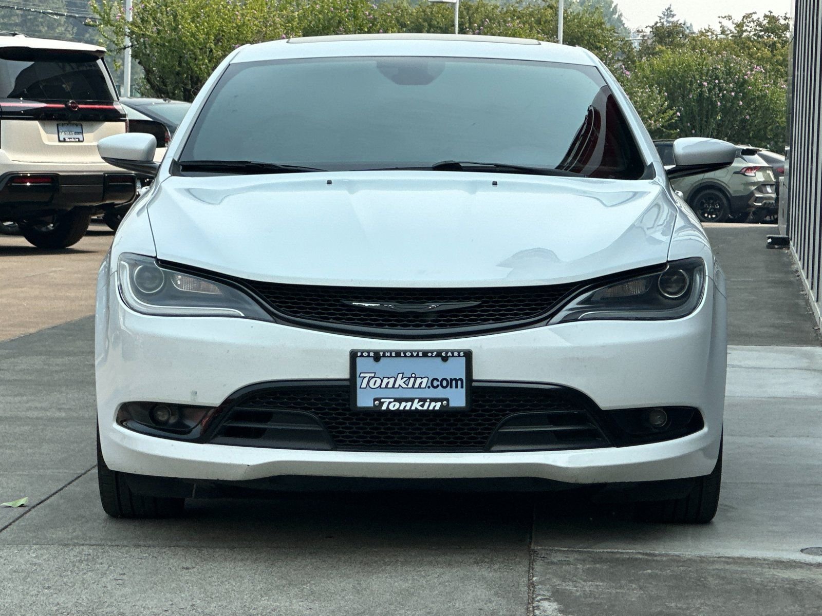 Used 2015 Bright White Clearcoat Chrysler S image 8