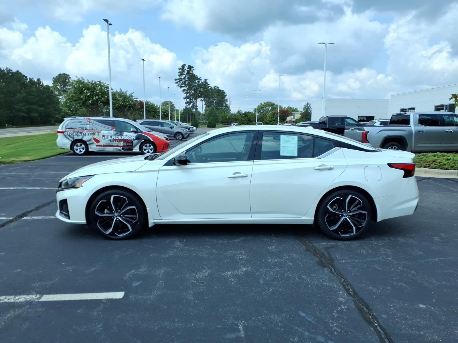 Used 2023 Pearl White Tricoat Nissan 2.5 SR image 3