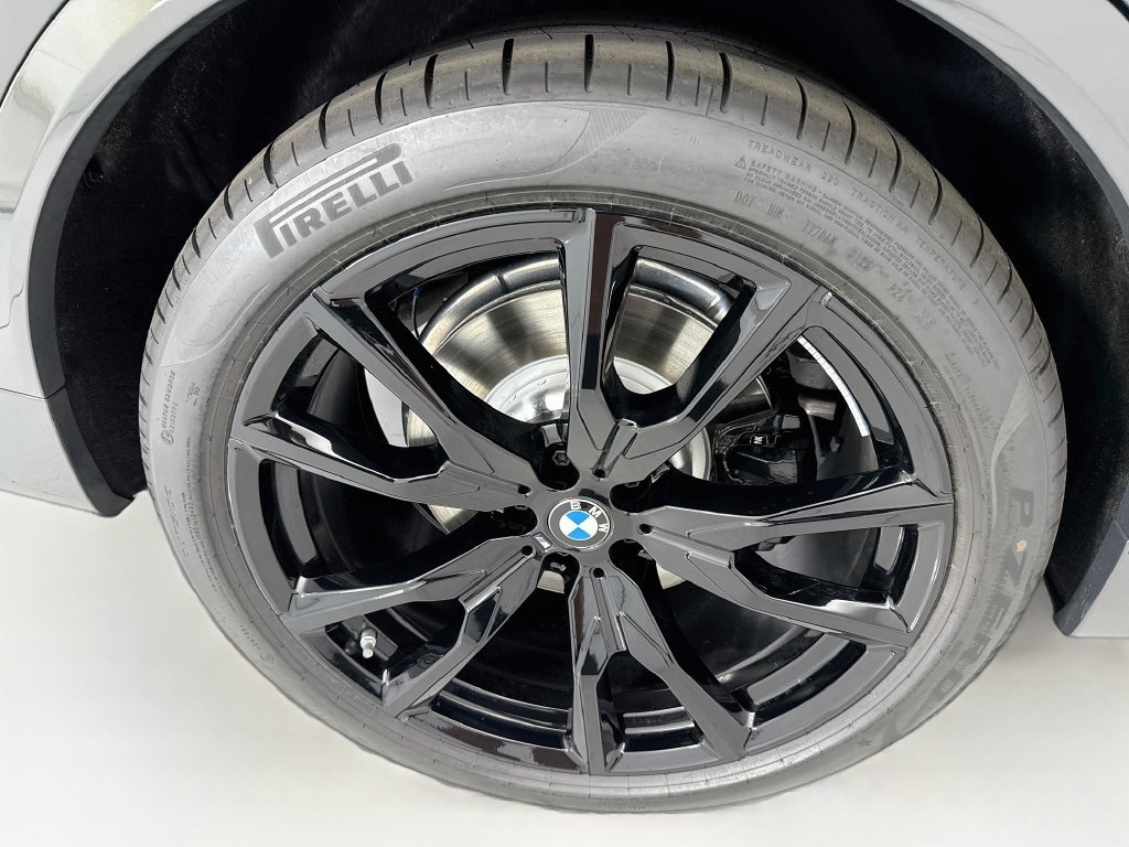 New 2027 Gray Metallic BMW xDrive40i image 33