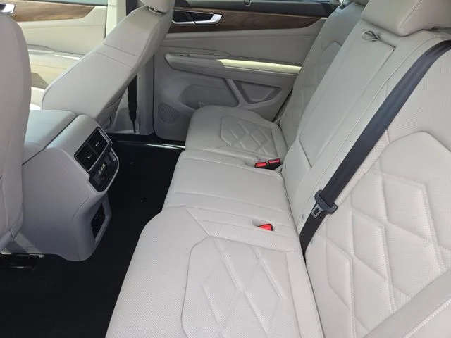 New 2026 White/off-white Volkswagen 2.0T SE w/Technology image 8