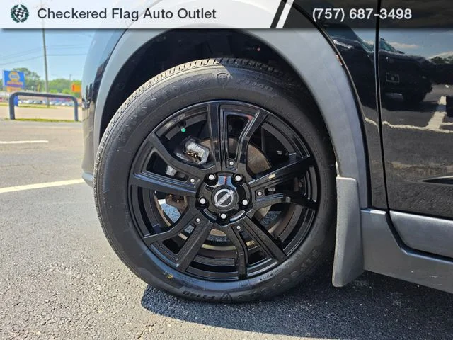 Used 2023 Super Black Nissan SR image 13
