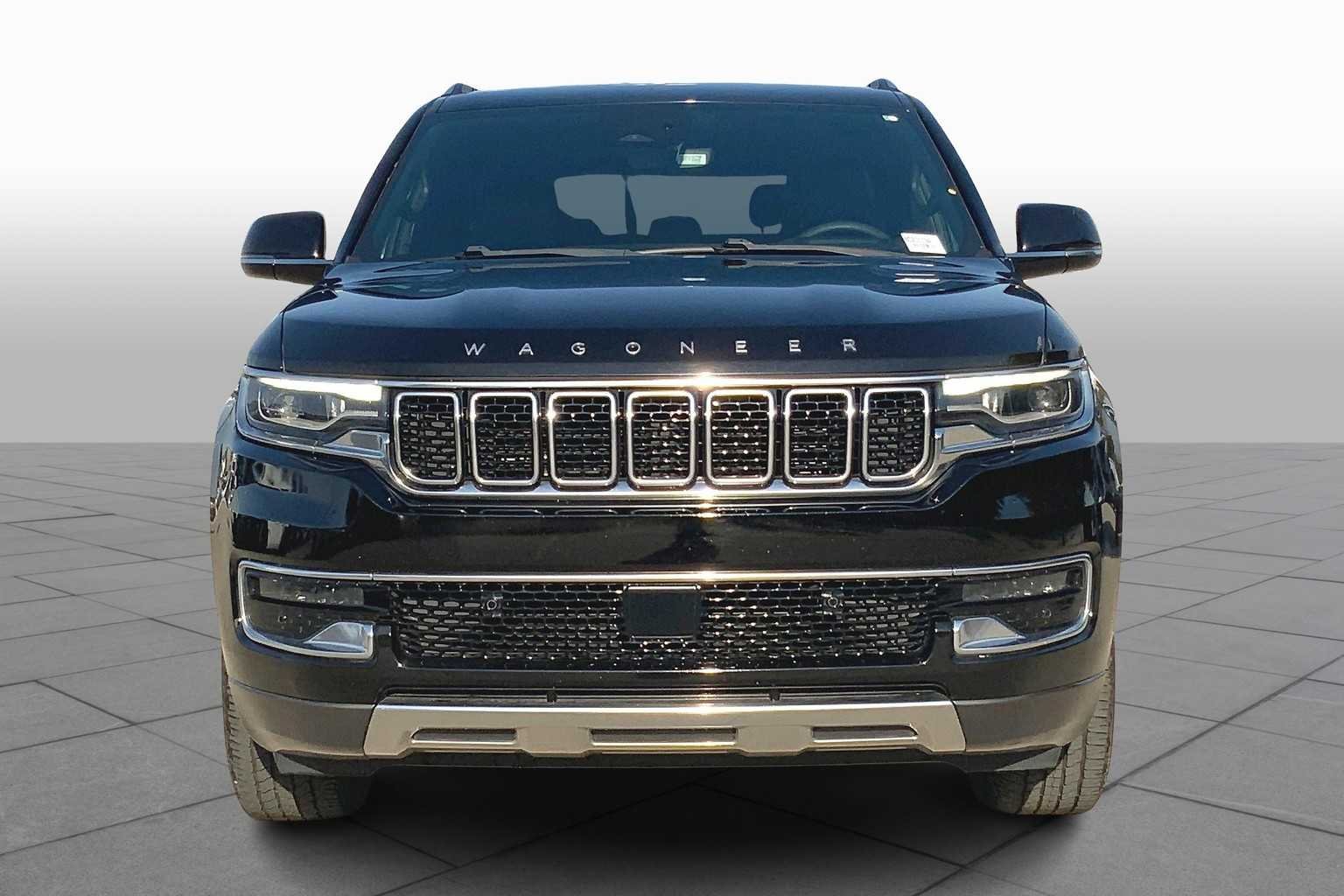 Used 2022 Diamond Black Crystal Pearlcoat Jeep Series III image 4