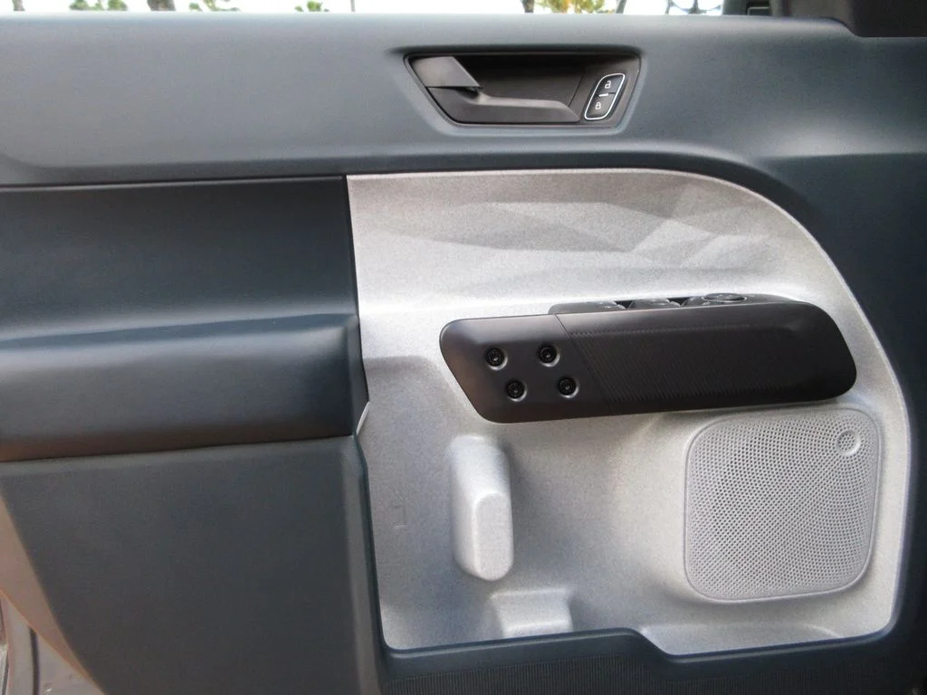 New 2026 Carbonized Gray Metallic Ford XLT image 9