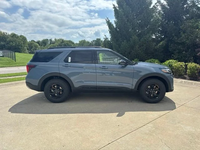 New 2026 Vapor Blue Metallic Ford Tremor image 35