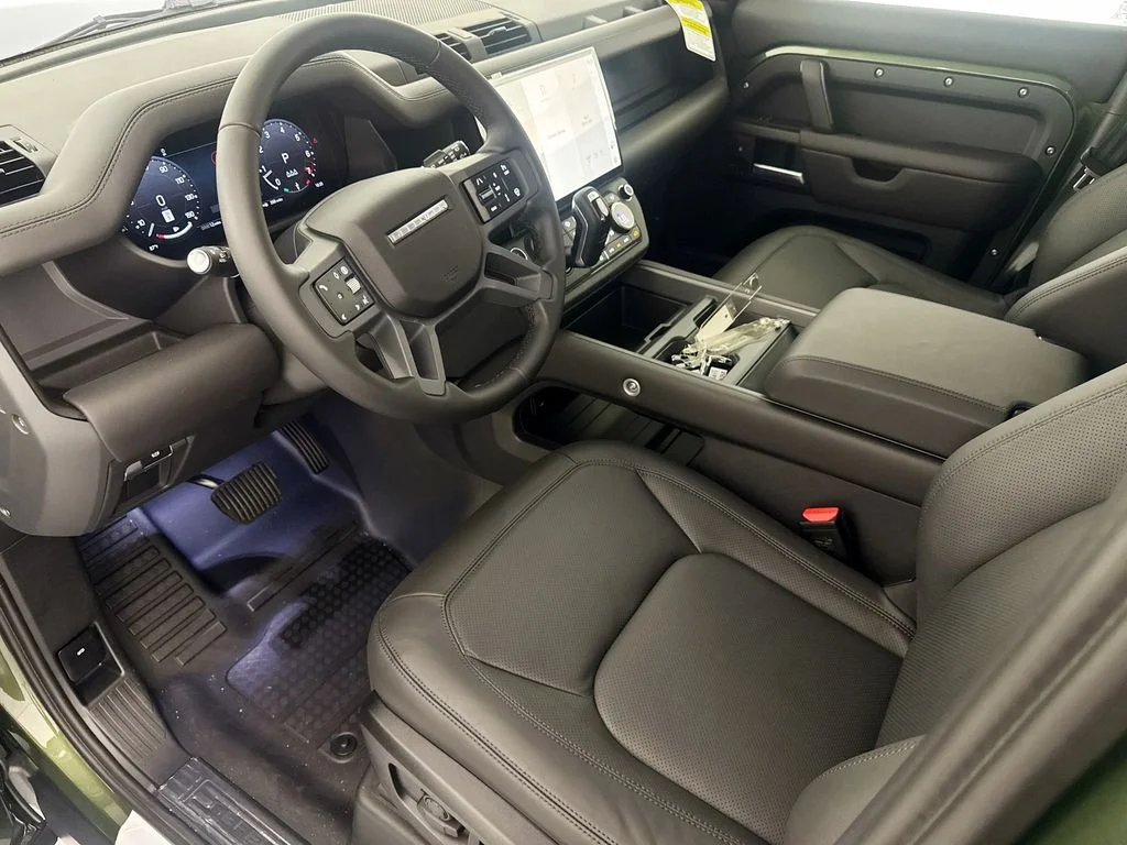 New 2026 Woolstone Green Land Rover S image 9