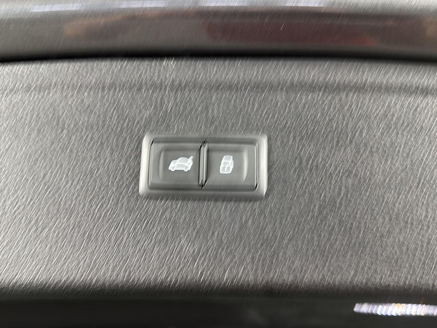 Used 2023 Daytona Gray Pearl Effect Audi S line Premium image 11