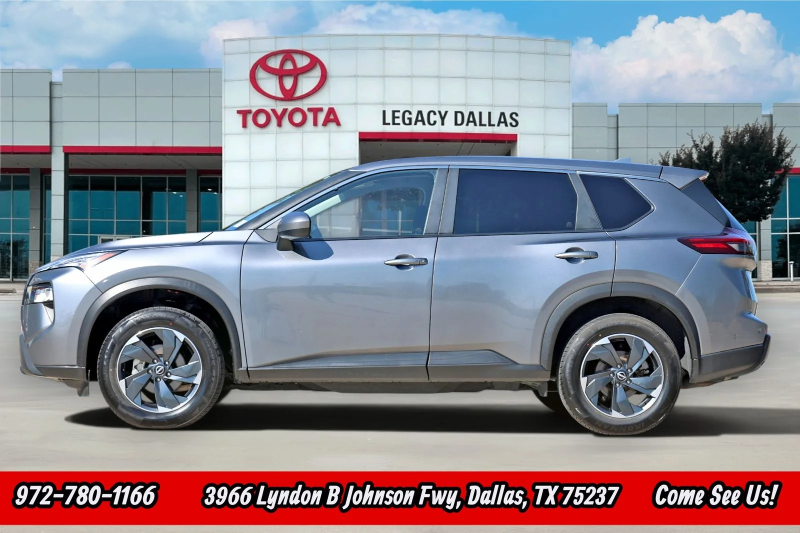 Used 2024 Gray Nissan SV image 5