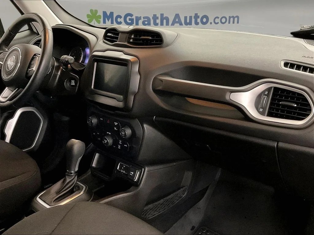 Used 2021 White Jeep Latitude image 21