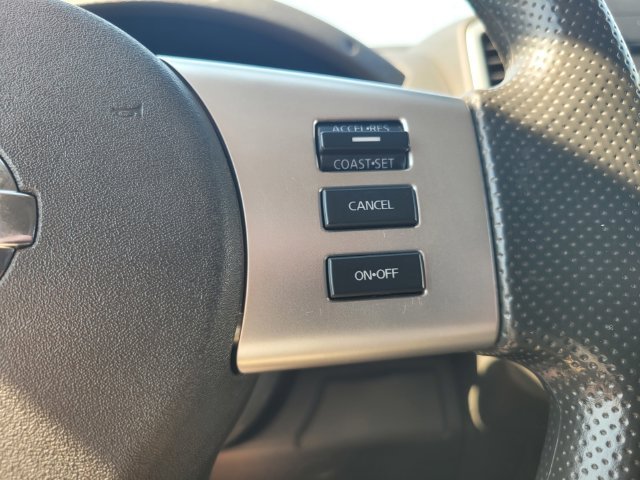 Used 2020 White Nissan SV image 27