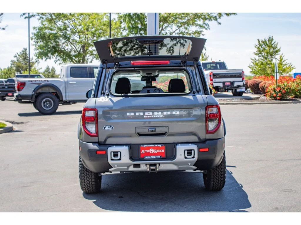New 2026 CARBONIZED GRAY METALLIC Ford Outer Banks image 11