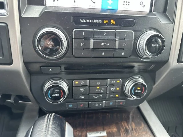 Used 2016 Silver Ford Platinum image 20