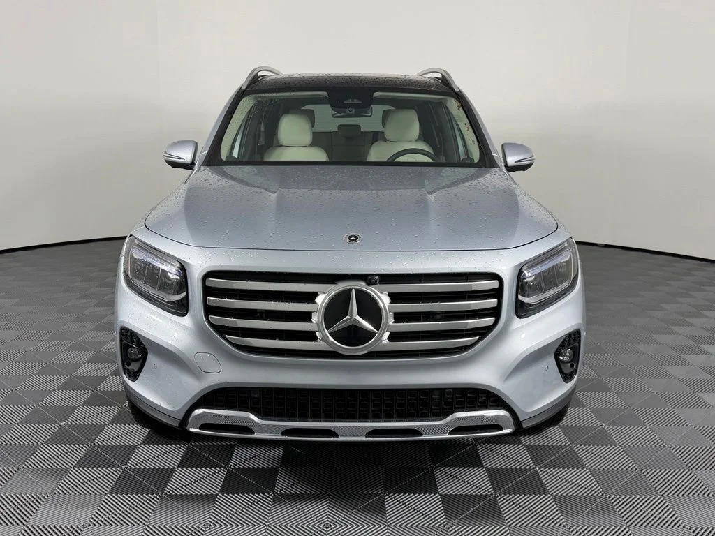 Certified Used 2025 Silver Mercedes-Benz GLB 250 image 3