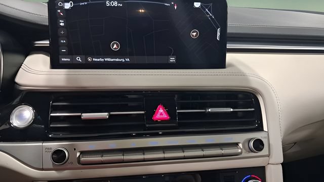 2025 GENESIS G70 Standard - Photo 13