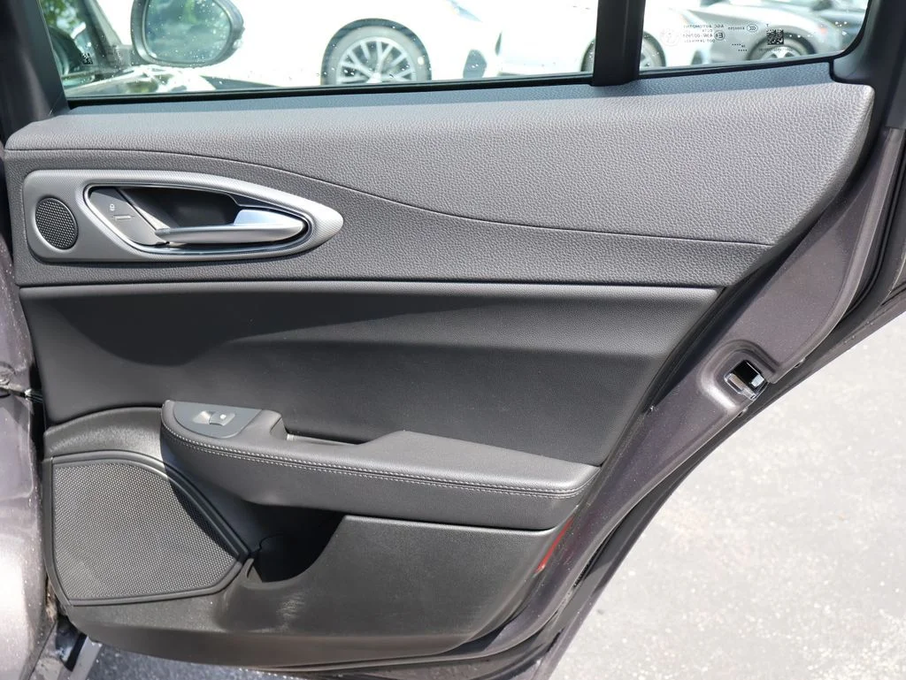New 2026 Vesuvio Gray Metallic Alfa Romeo Base image 18