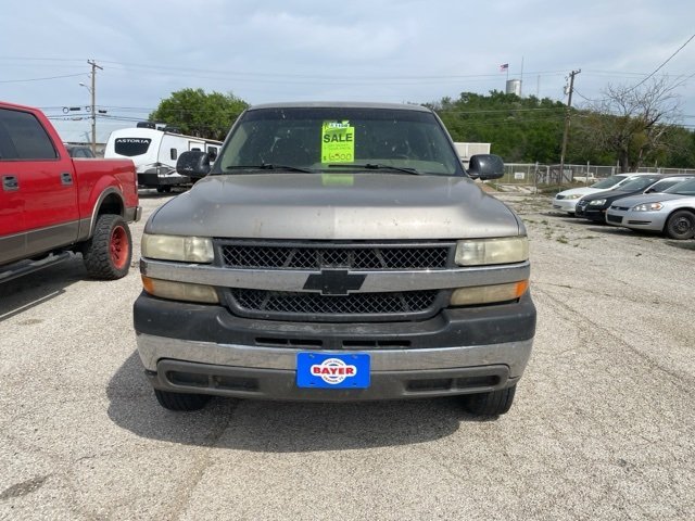 2001 Chevrolet Silverado 2500HD LS photo 2