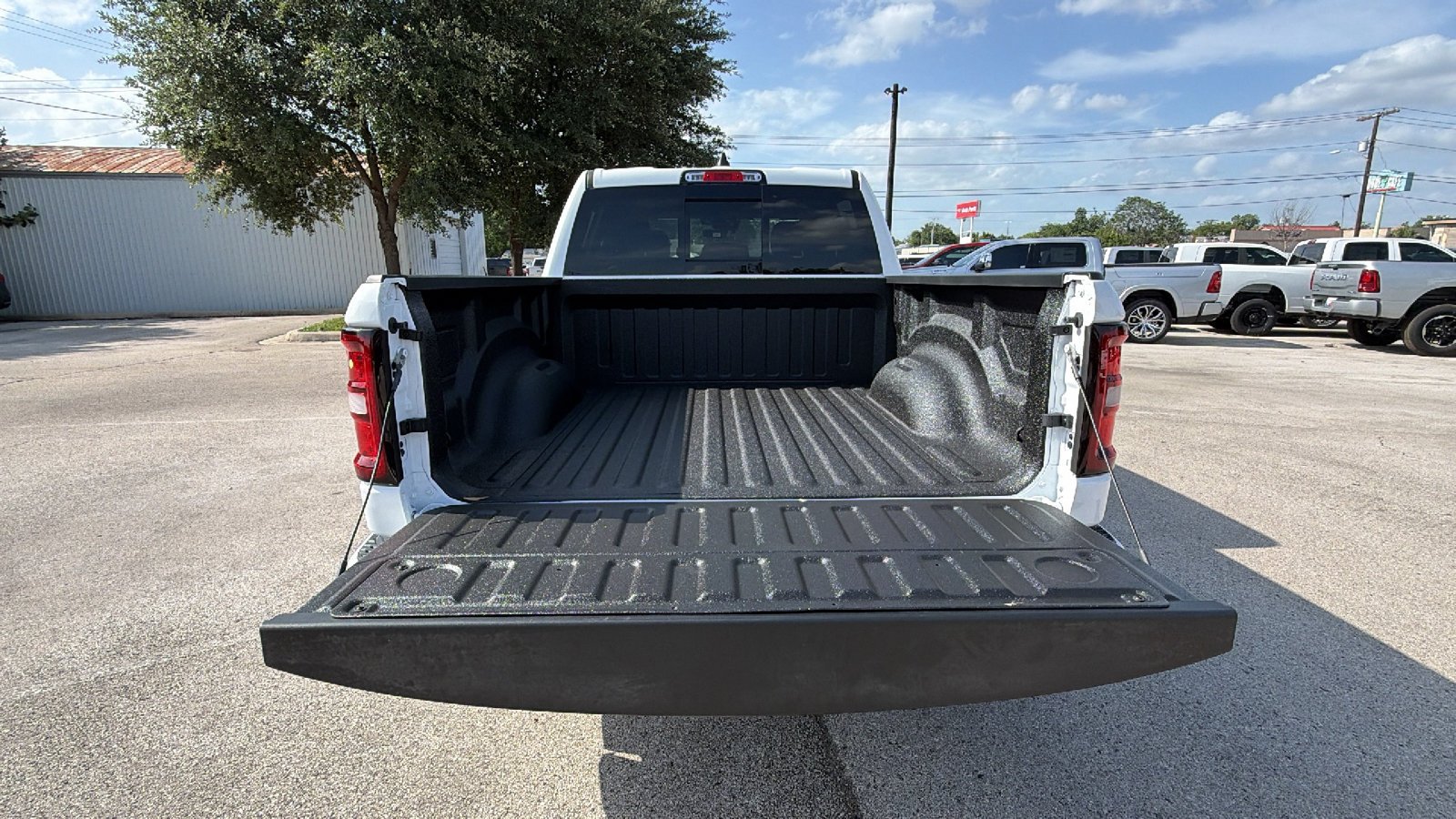 New 2026 Bright White Clear-Coat Exterior Paint RAM Lone Star image 21