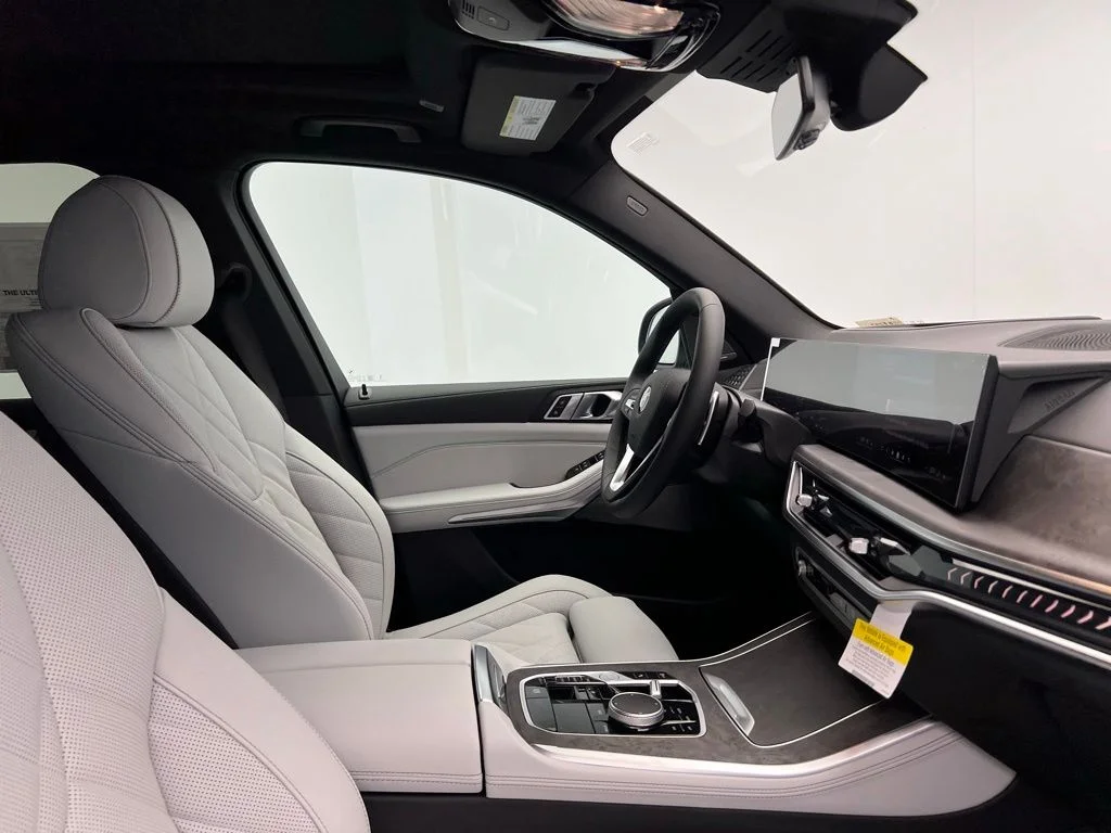 New 2026 Skyscraper Grey Metallic BMW sDrive40i image 8
