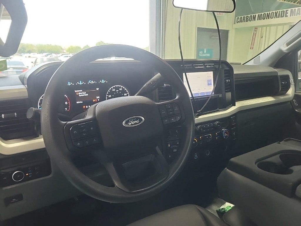 Used 2023 Oxford White Ford XL image 4