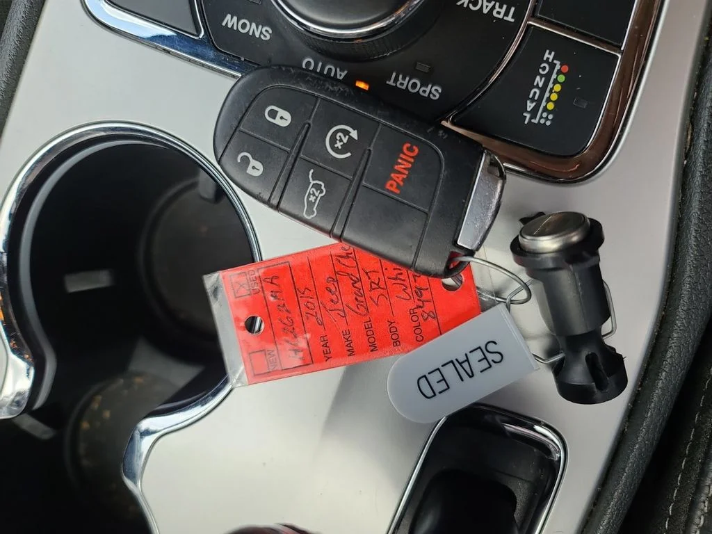 Used 2015 Silver Jeep SRT image 31