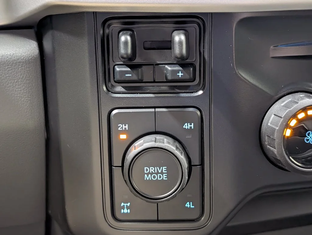 New 2027 Carbonized Gray Metallic Ford F-250® XLT image 7