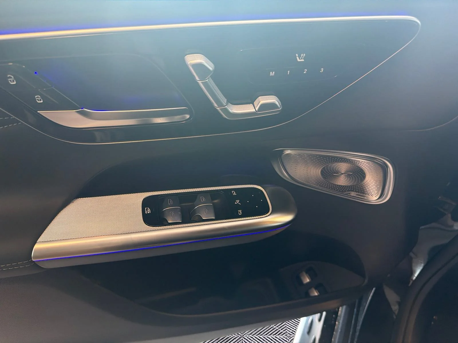 New 2026 Black Mercedes-Benz GLC 350e 4MATIC SUV image 9