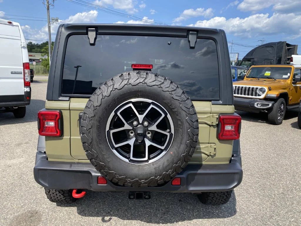 Certified Used 2026 Green Jeep Rubicon image 4