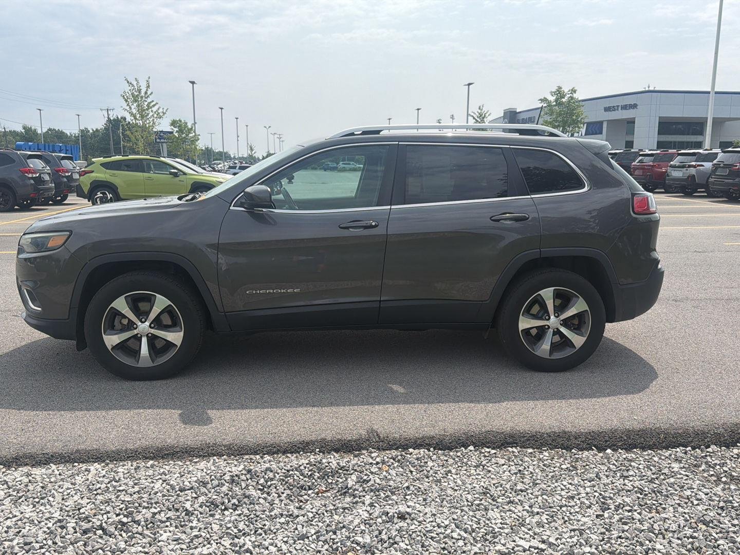 Used 2019 Granite Crystal Metallic Clearcoat Jeep Limited image 7