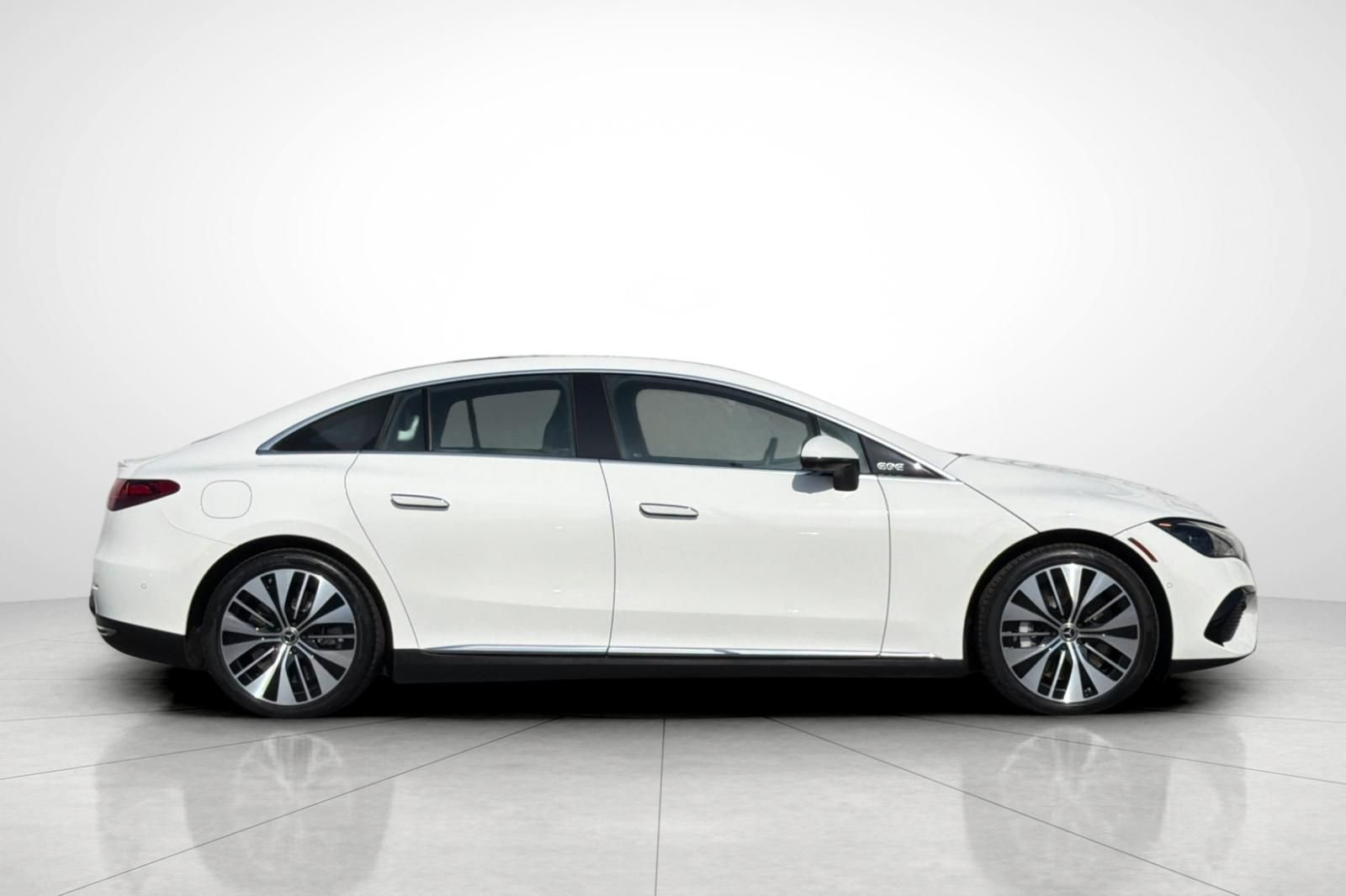 Certified Used 2023 White/off-white Mercedes-Benz 500 Sedan image 34